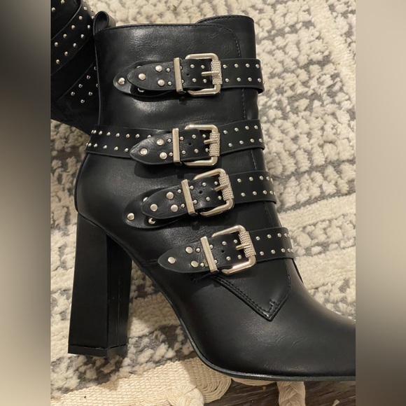 NWT - Studded Buckled Black Vegan Leather Boots Bronx Size 8 - Picture 3 of 10